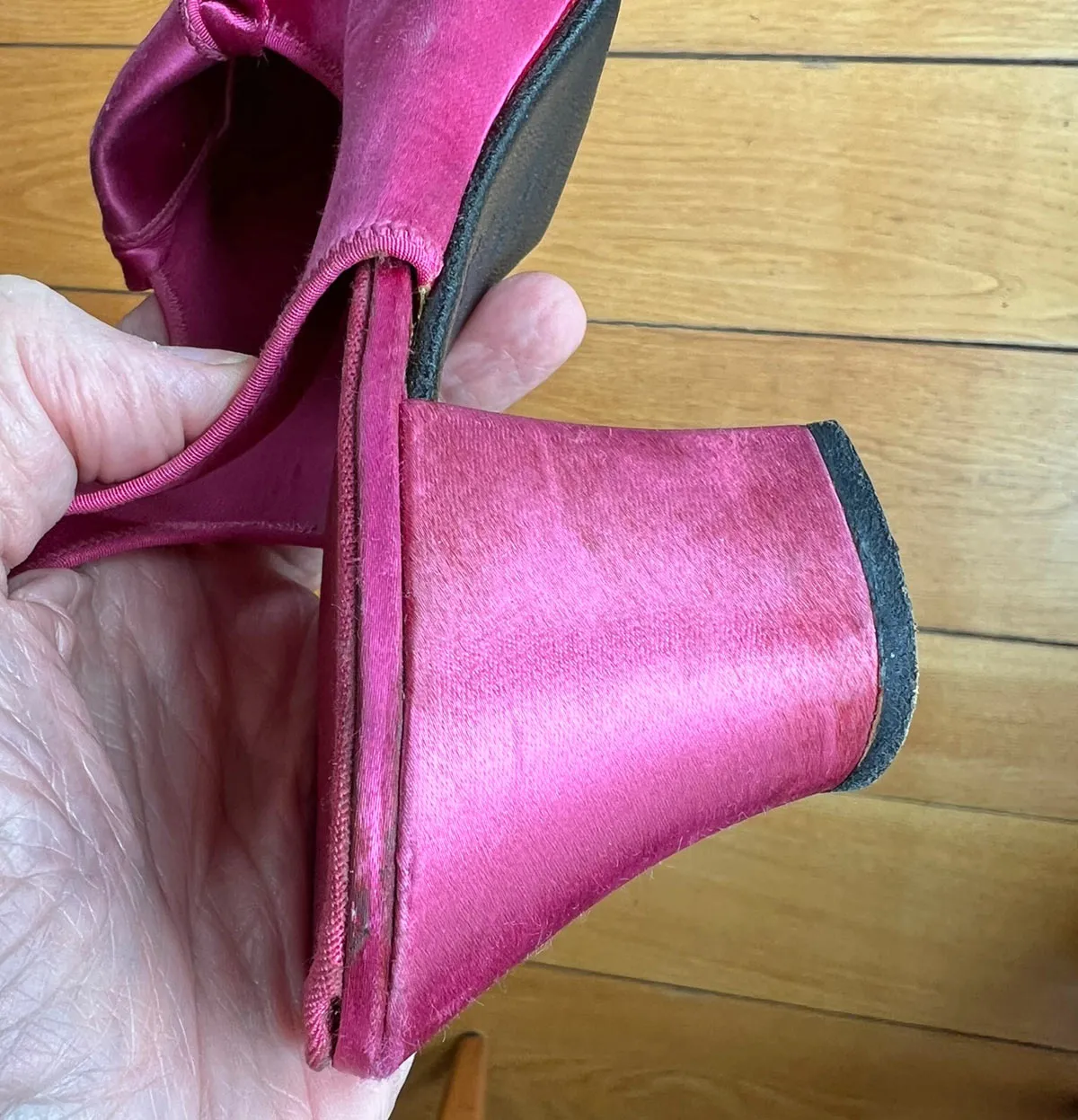 40s Vintage Peeptoe Heels Rose Pink Satin Ruffled Slippers Slingback Shoes Daniel Green VFG